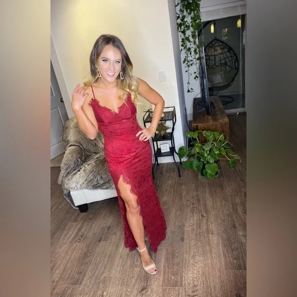 Alamour the Label Layali Dress in Red - Picture 9 of 10